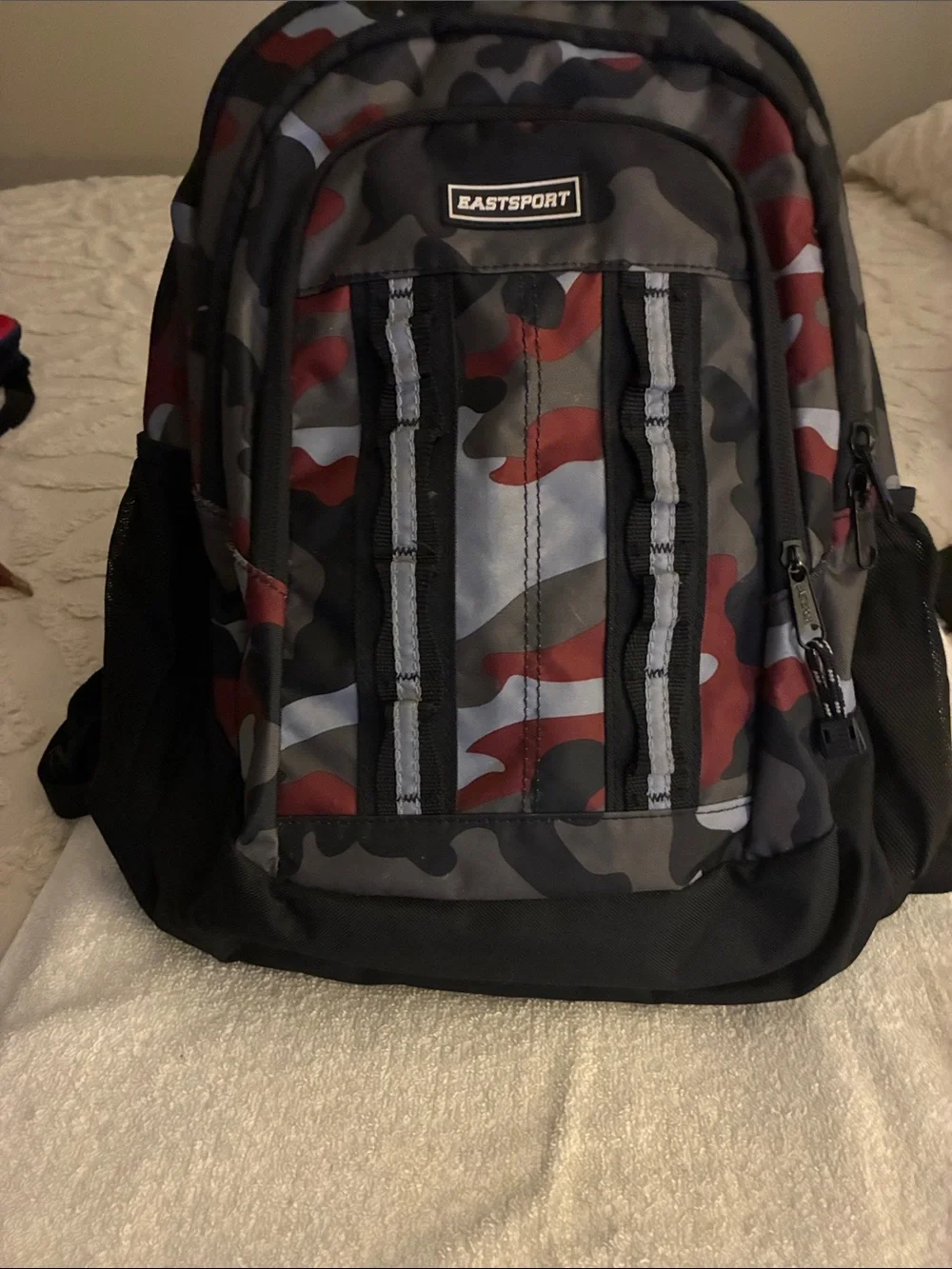 Eastsport Unisex Camo Laptop/Backpack Pinnacle Sport 19 inch Black, red & grey